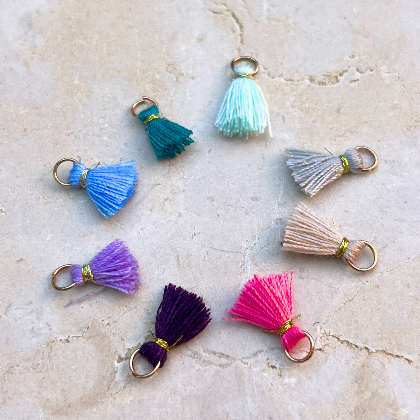 סט צמידי בראס עם טאסל לבחירה