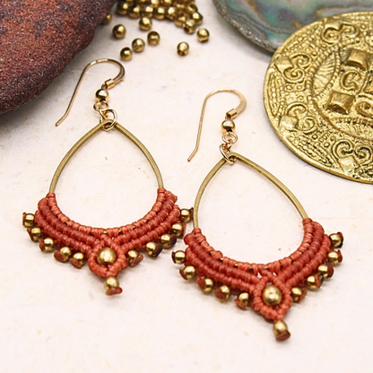 בצבע קורל L עגילי לוטוס