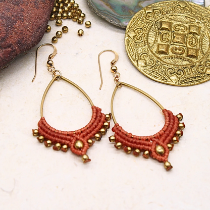 בצבע קורל L עגילי לוטוס